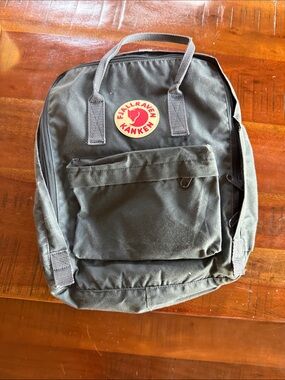 Urban Outfitters black Fjällräven Kånken-style Backpack